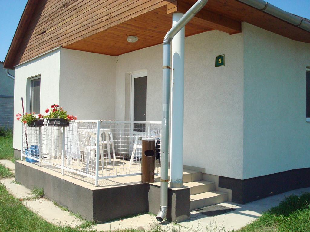 Termal Kemping Apartmanok Tiszaújváros Quarto foto