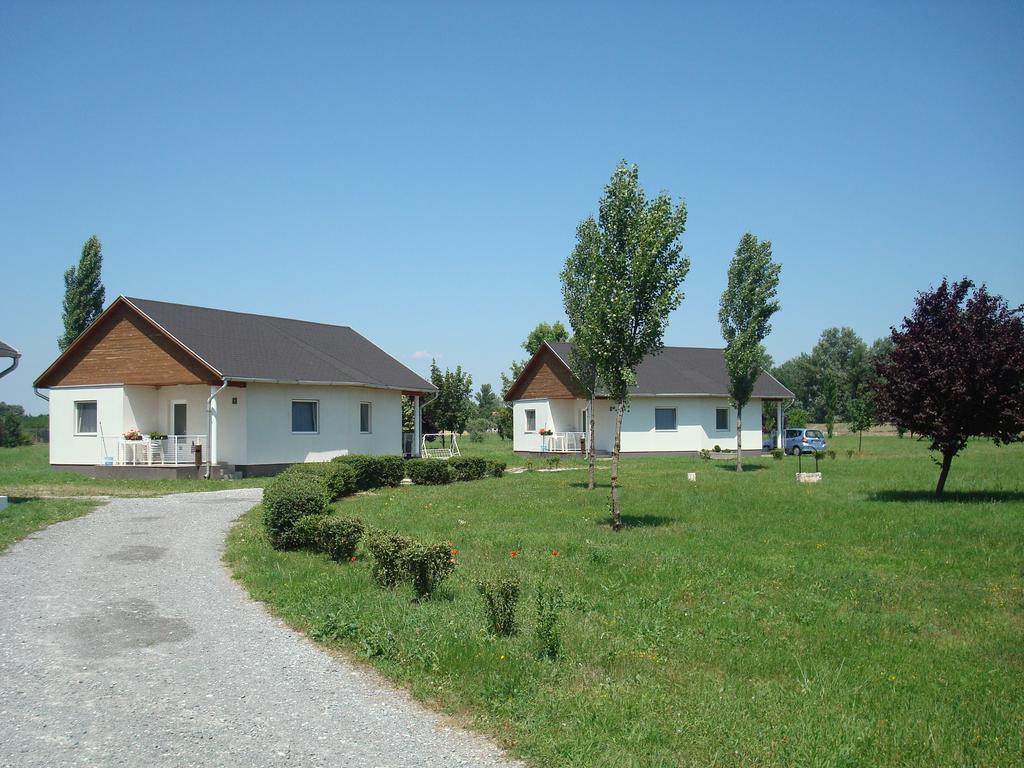 Termal Kemping Apartmanok Tiszaújváros Exterior foto