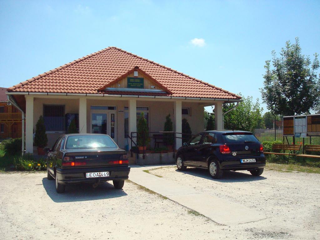 Termal Kemping Apartmanok Tiszaújváros Exterior foto